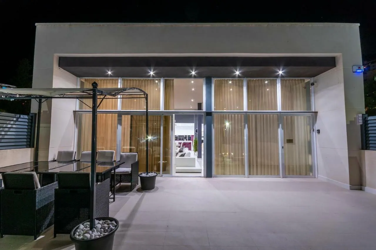 Luxurious Villa Marly III To Two Minutes The Beach Castelldefels