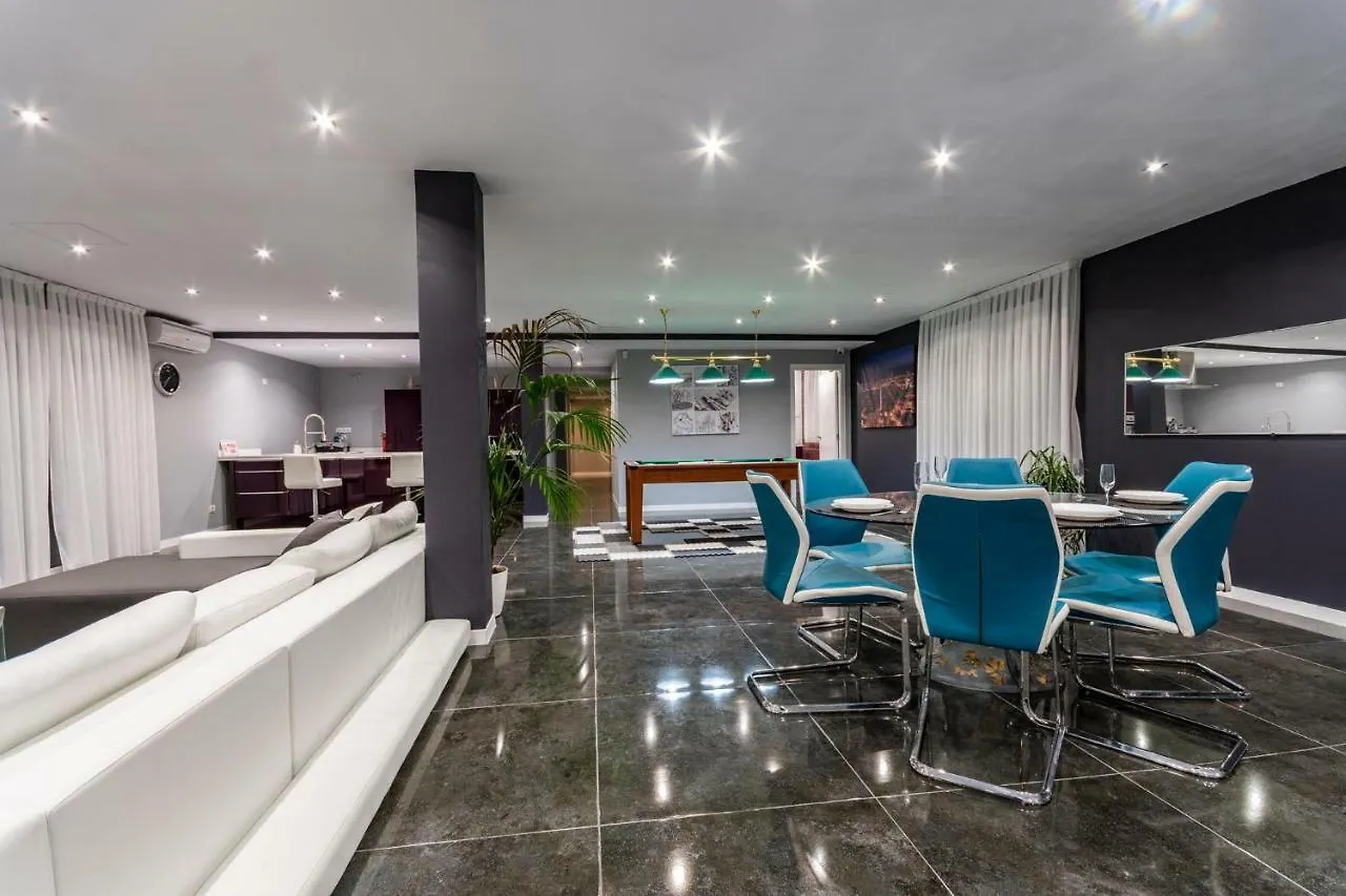 Luxurious Villa Marly III To Two Minutes The Beach Castelldefels