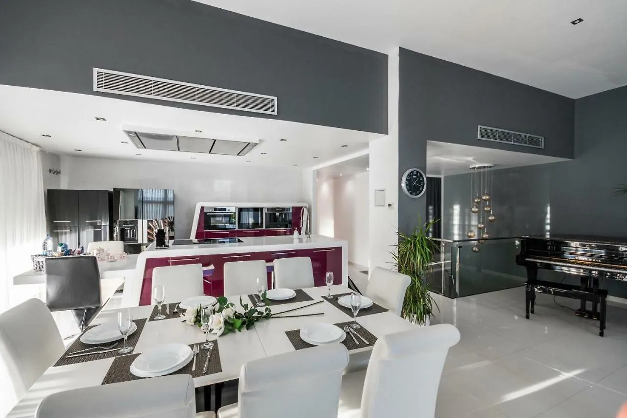 Holiday home Luxurious Villa Marly III To Two Minutes The Beach Castelldefels