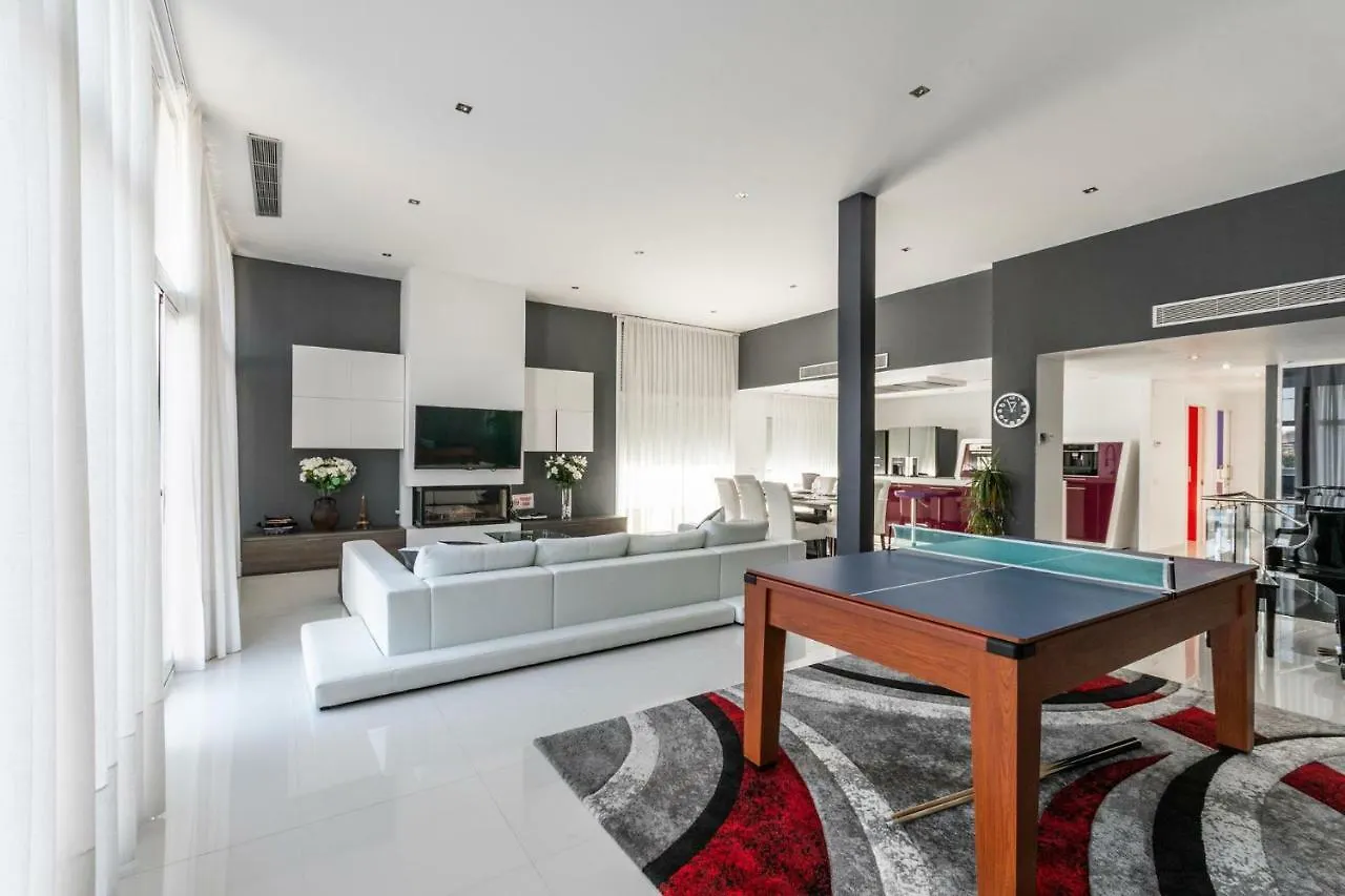 Luxurious Villa Marly III To Two Minutes The Beach Castelldefels