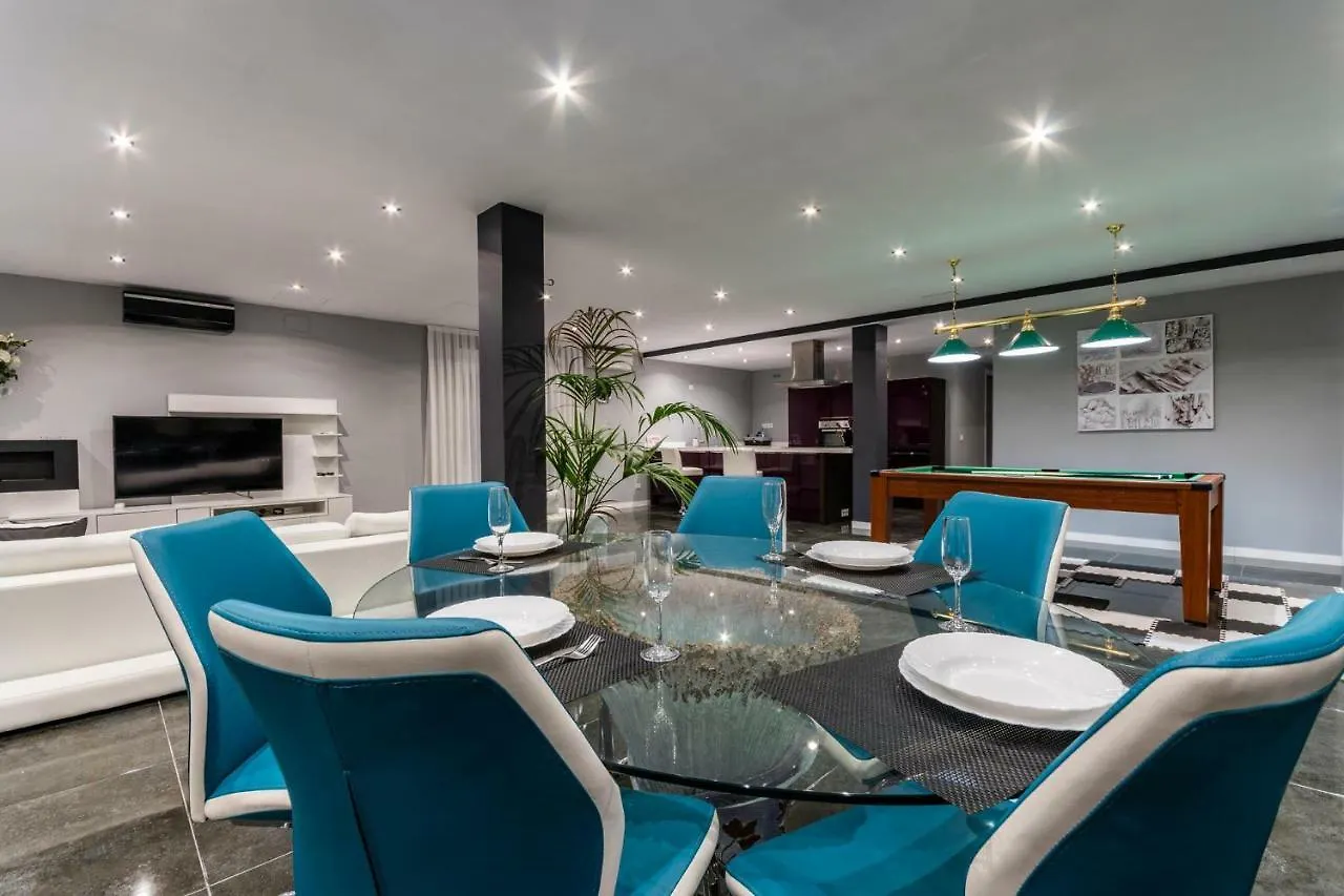Luxurious Villa Marly III To Two Minutes The Beach Castelldefels