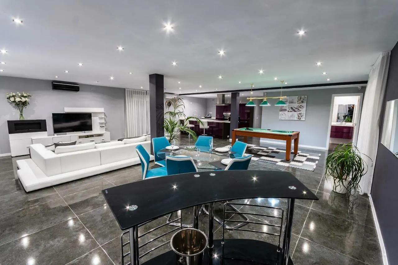 Luxurious Villa Marly III To Two Minutes The Beach Castelldefels