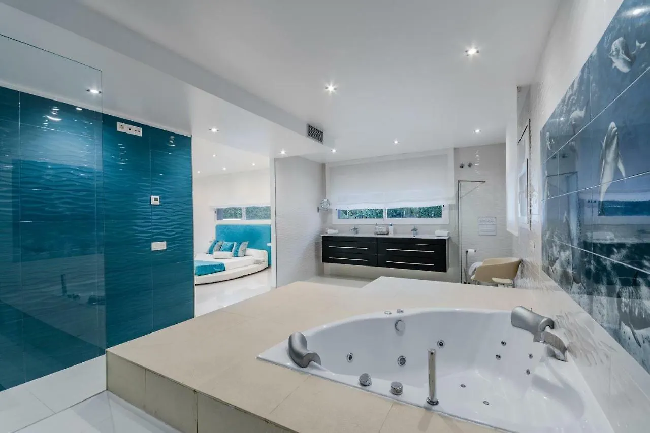 Luxurious Villa Marly III To Two Minutes The Beach Castelldefels Holiday home